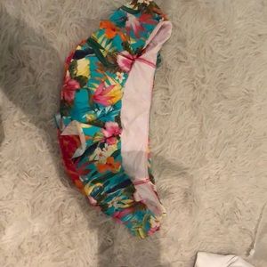 Reversible bathing suit top